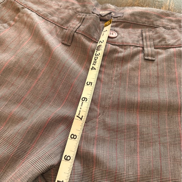 Heritage 1981 Men’s 34 Gray and Red Plaid 13” shorts - Picture 7 of 8